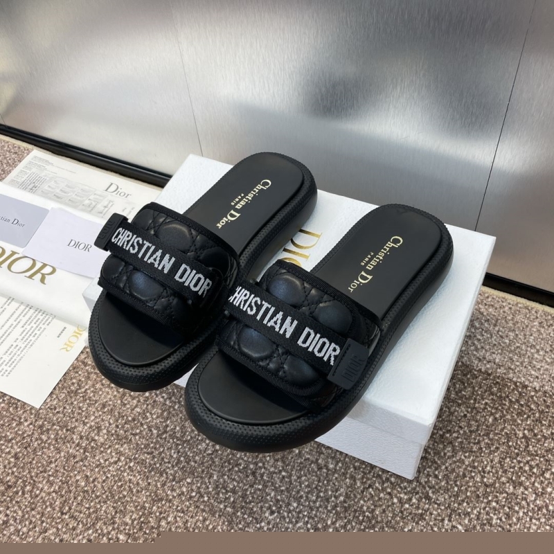ch**an D*or slippers